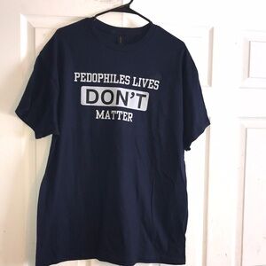NWOT Unisex Gildan T-Shirt